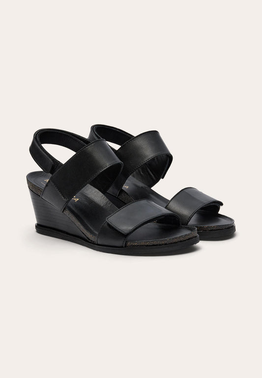 Malucca Celeste Black